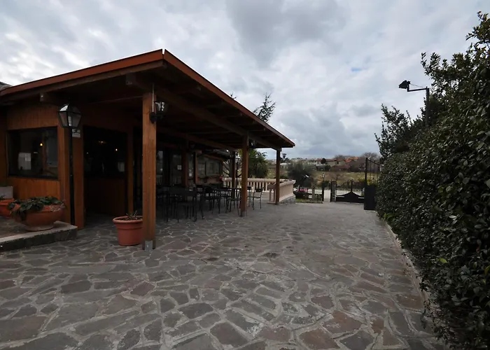 Konukevi Casale De Santis 4*